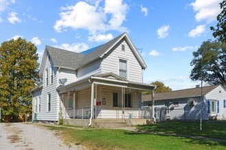 Building Photo - 3010 McArthur Dr