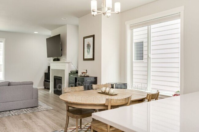 Building Photo - 17854 SW Rudolph Ln