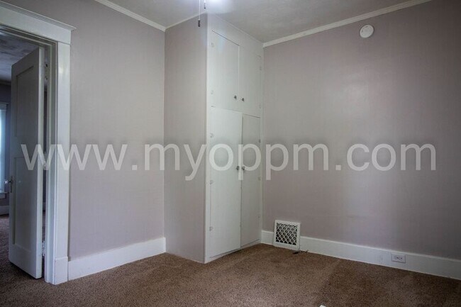 Building Photo - 1020 N 32nd St