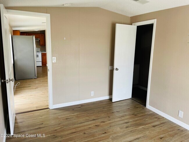 Building Photo - 2508 Chatham Way NE
