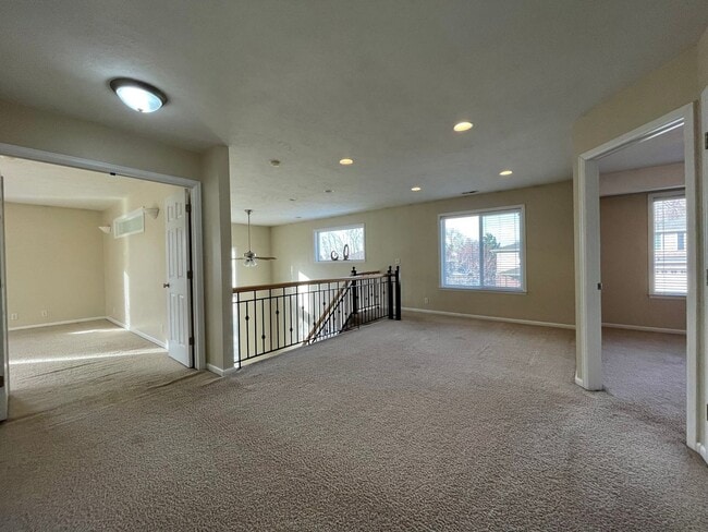 Building Photo - Spacious Midvale Townhome