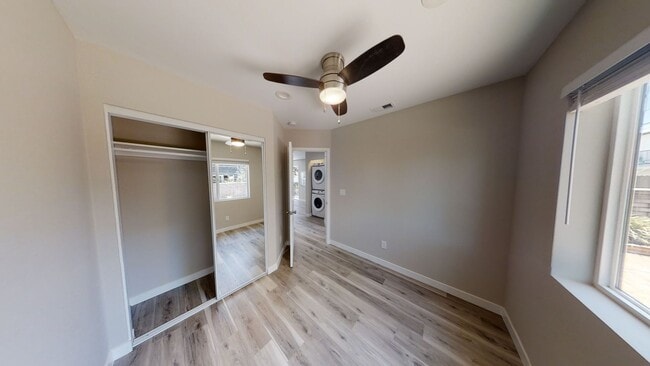 Building Photo - 4BD/2BA, Quick Walk to Campus!
