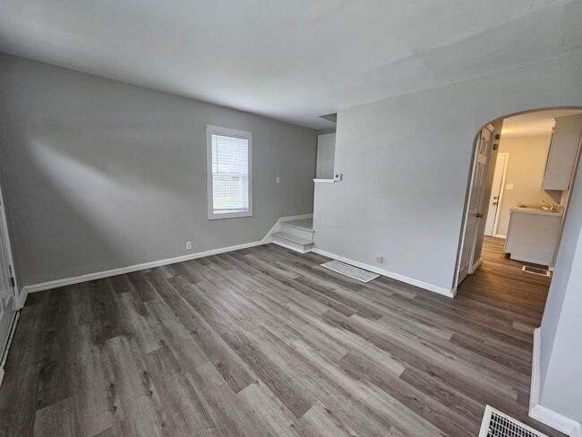 Building Photo - 753 E Mithoff St