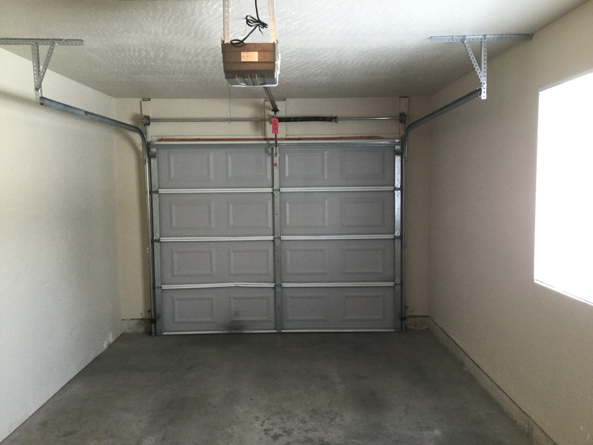 Building Photo - 479 Raven Way