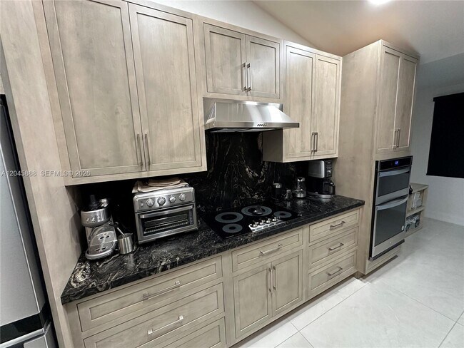 Building Photo - 3345 Emerald Oaks Dr