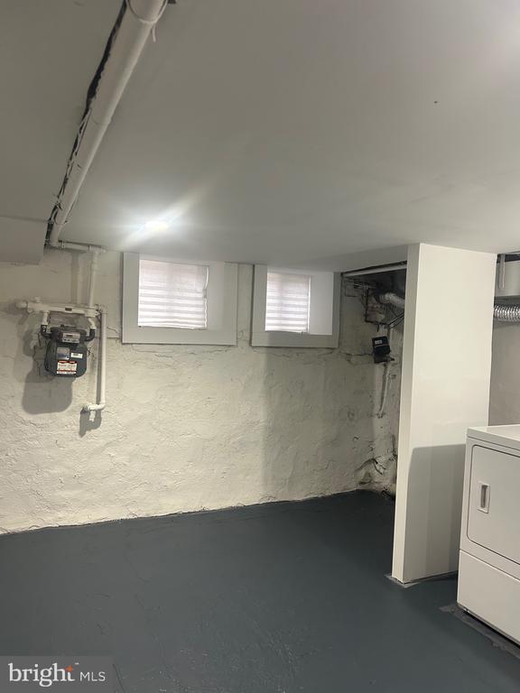 Building Photo - 2417 S Rosewood St