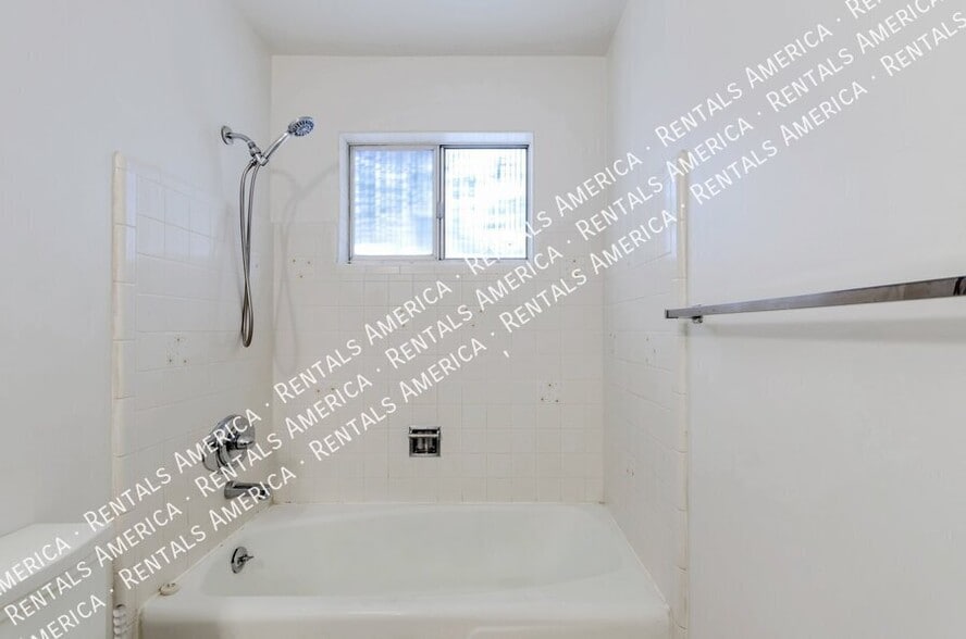 Building Photo - 5821 E North St