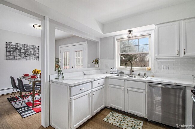 Building Photo - 13428 Sequoia Ln