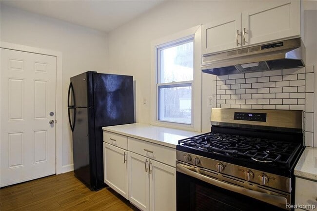 Building Photo - 6123 Commonwealth St