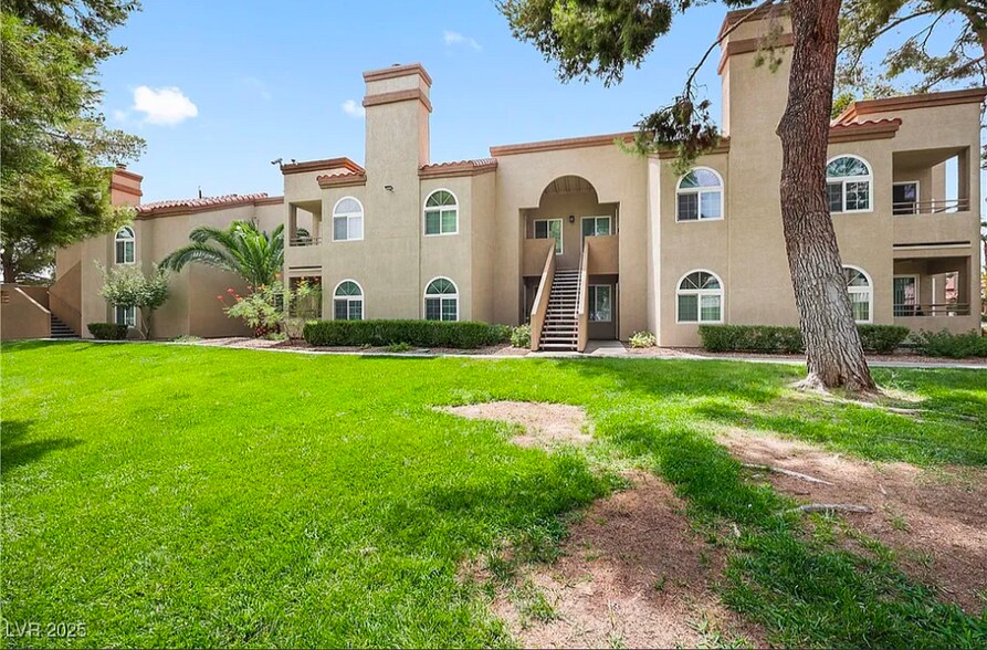 Building Photo - 3145 E Flamingo Rd