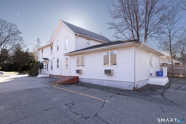 Building Photo - 199 Migeon Ave