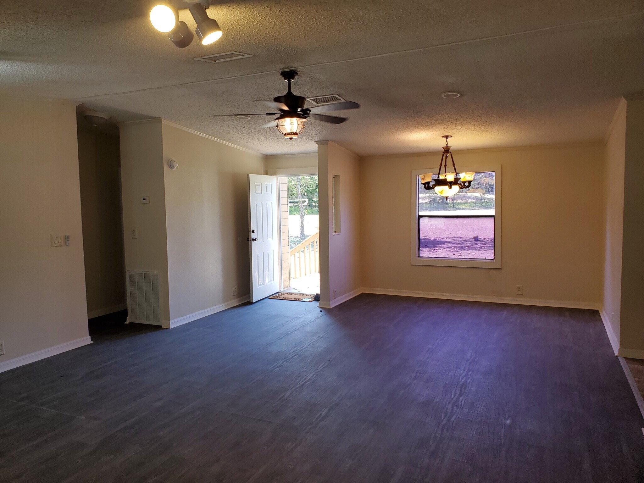 Building Photo - 2608 20 Mile Level Rd