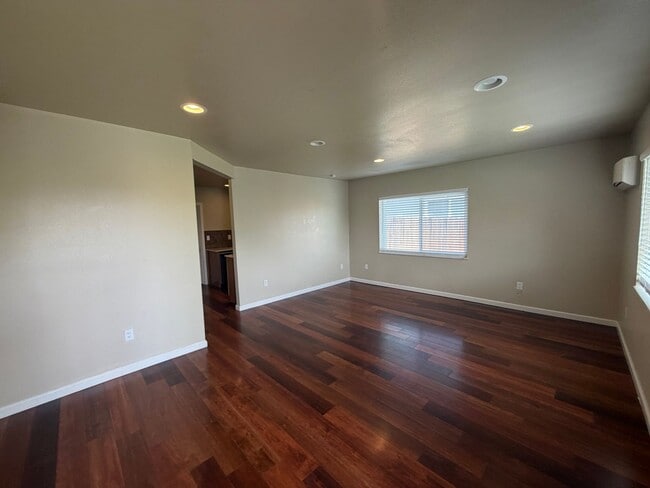 Building Photo - 1333 Terrace Dr