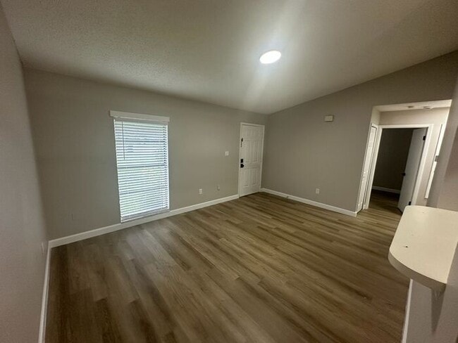 Building Photo - Charming 1/2 duplex in the heart of Orlando