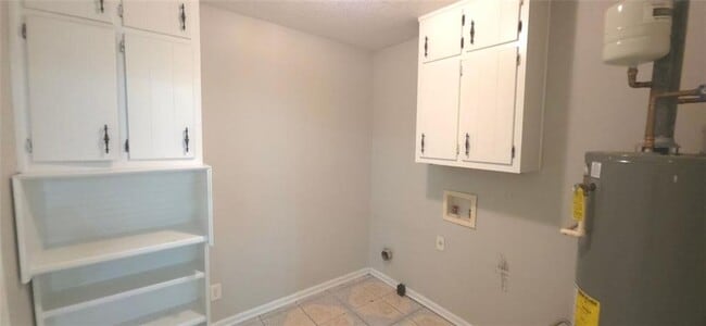 Building Photo - 2866 Manor Ct