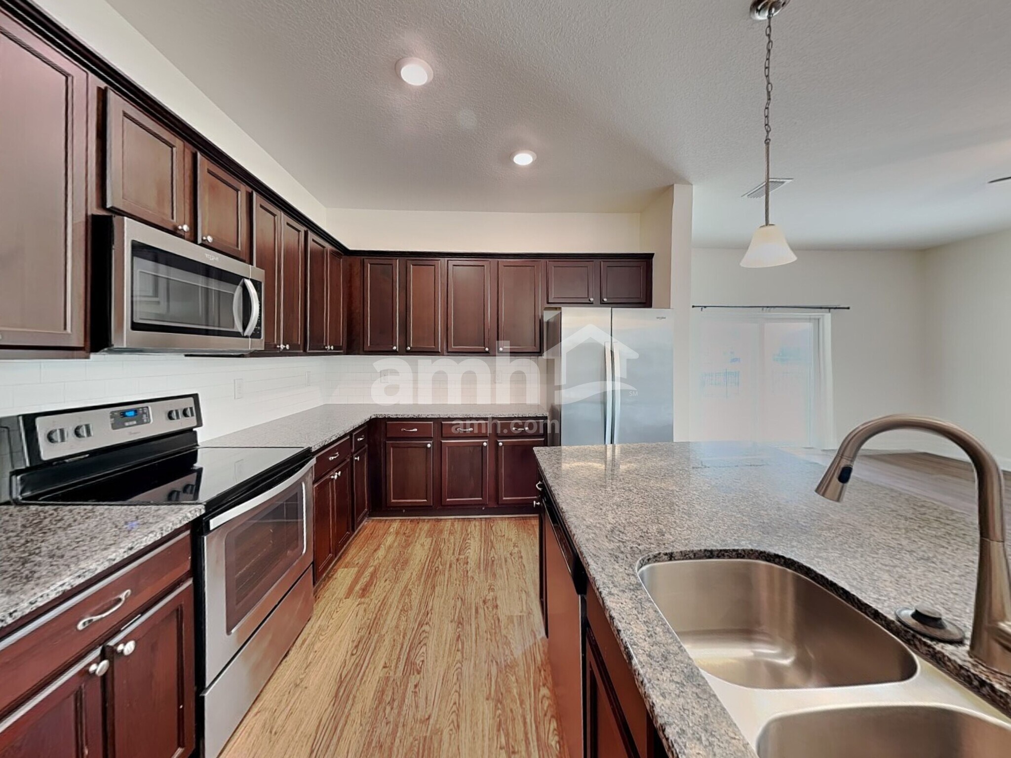 Building Photo - 322 Pine Terrace Dr