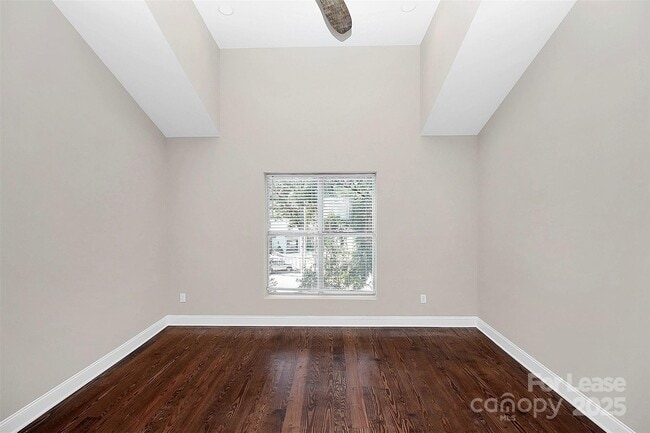 Building Photo - 2040 Atherton Heights Ln