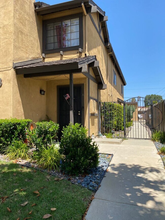 Building Photo - 812 - 2118-2120 S. Meridian LLC