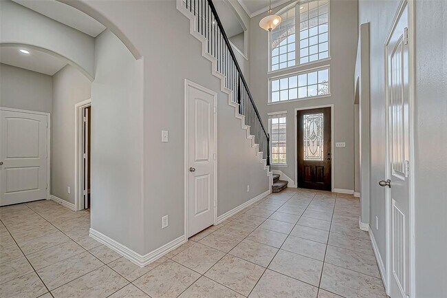 Building Photo - 30806 Academy Trace Dr