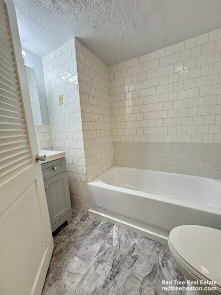 Building Photo - 475 Commonwealth Ave