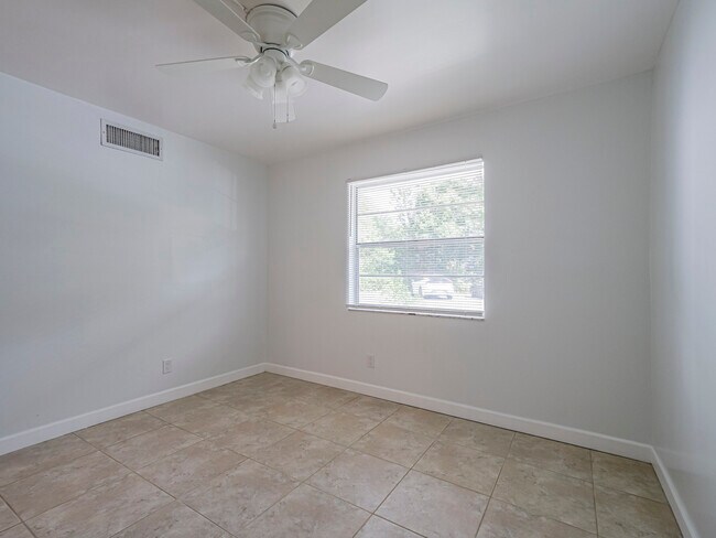 Building Photo - 600 Royal Palm Blvd