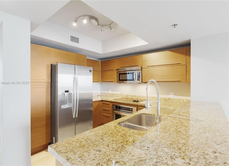 Building Photo - 2641 N Flamingo Rd
