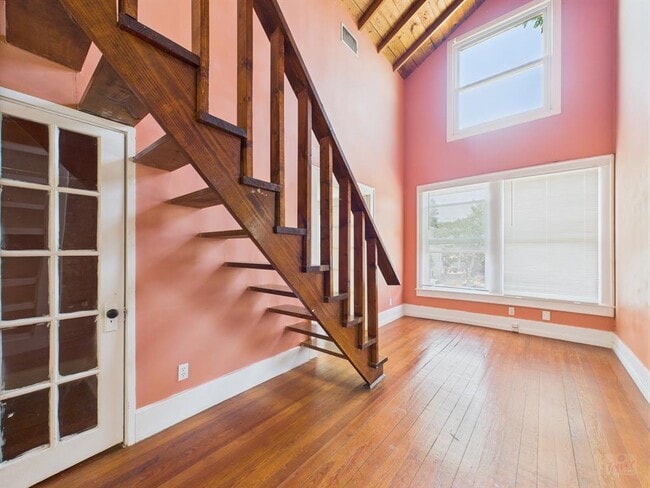 Primary Photo - 810 W 32nd St