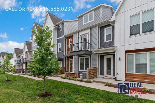Building Photo - 700 James Ave