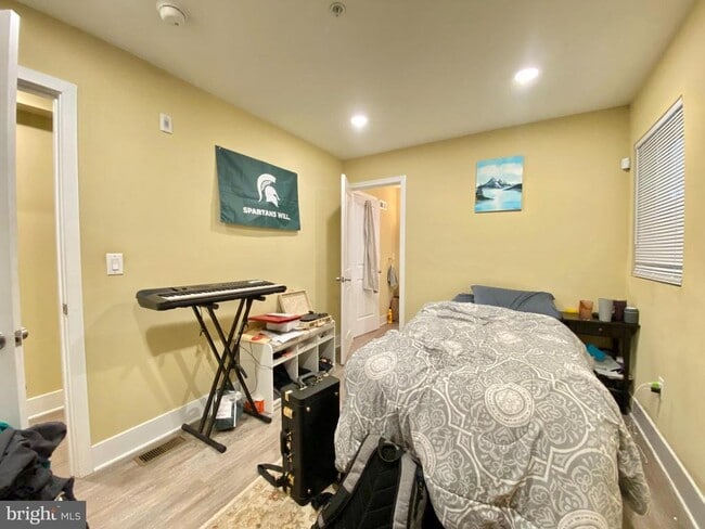 Building Photo - 2214 N Camac St