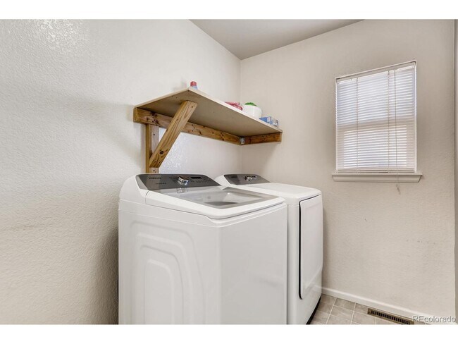 Building Photo - 15466 E 101st Pl