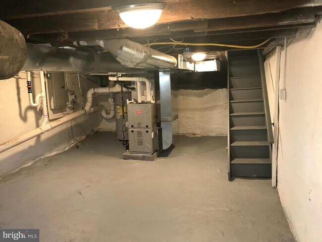 Building Photo - 1829 N Ringgold St