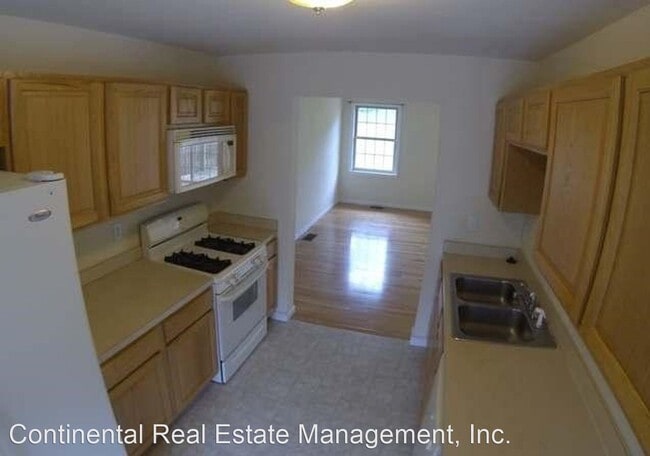 Building Photo - 3 br, 3.5 bath House - 646G Oakwood Avenue