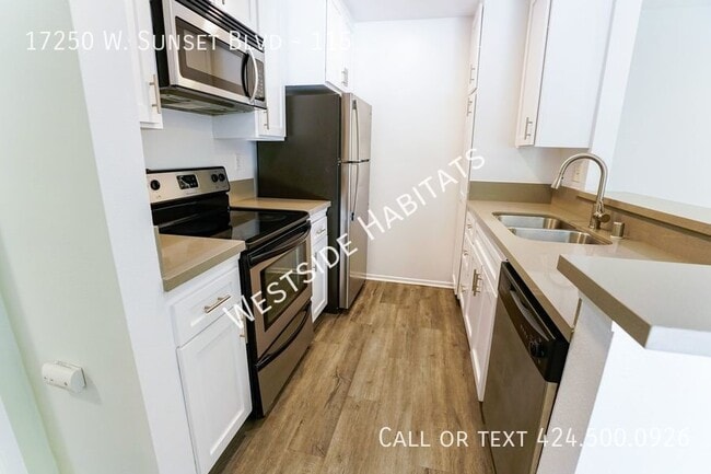 Building Photo - 17250 Sunset - Gorgeous, fully renovated b...