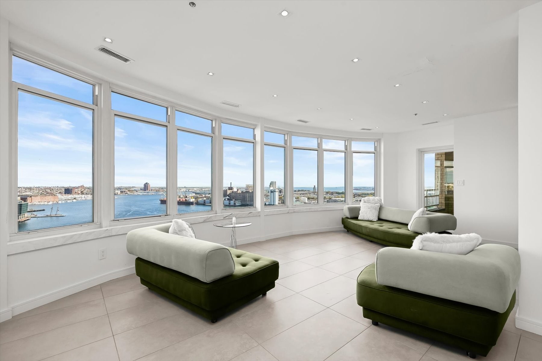 Building Photo - 100 Harborview Dr