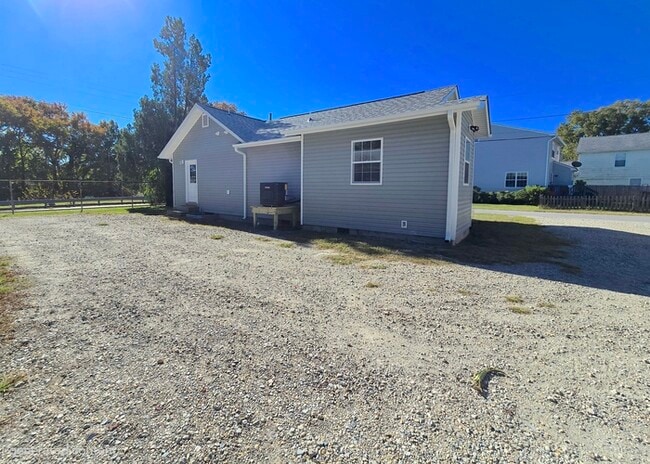 Building Photo - 9447 Peachtree St