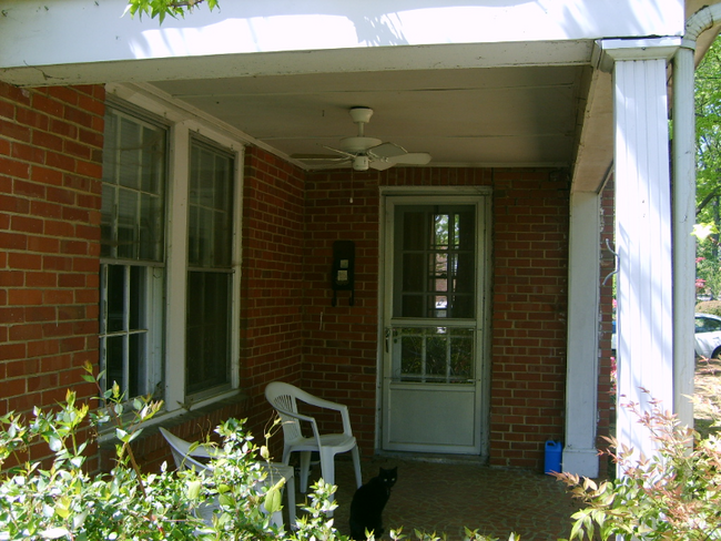 Building Photo - 815 W Johnson St