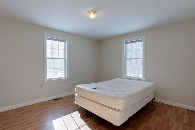 Building Photo - 661 South Rd