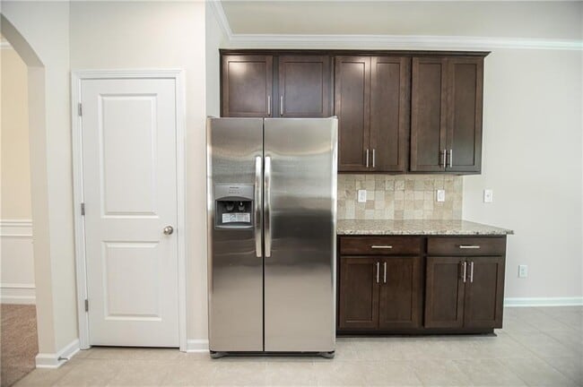 Building Photo - 5863 Krim Dr