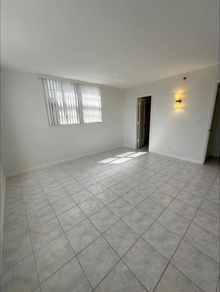 Building Photo - 3001 W Rolling Hills Cir