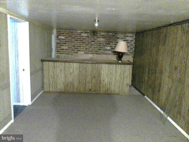 Building Photo - 453 Bayberry St