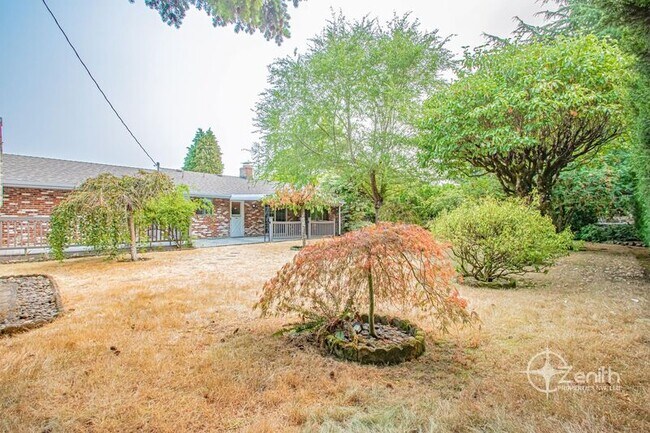 Building Photo - 6509 Louisiana Dr