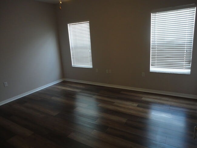 Building Photo - 2 Bedroom/2 Bat in Haile Village Center