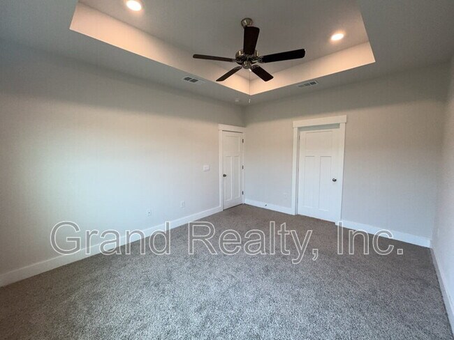 Building Photo - 5823 Sargassum Ln