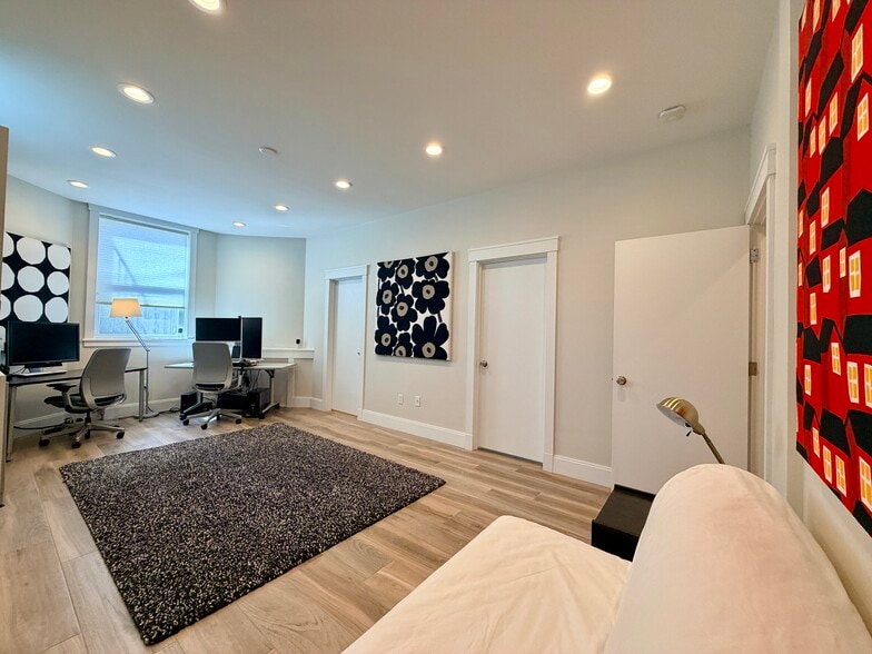 Building Photo - 13 Cottage Ave