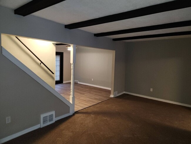 Building Photo - Charming 3-Bedroom Property in Prime Location