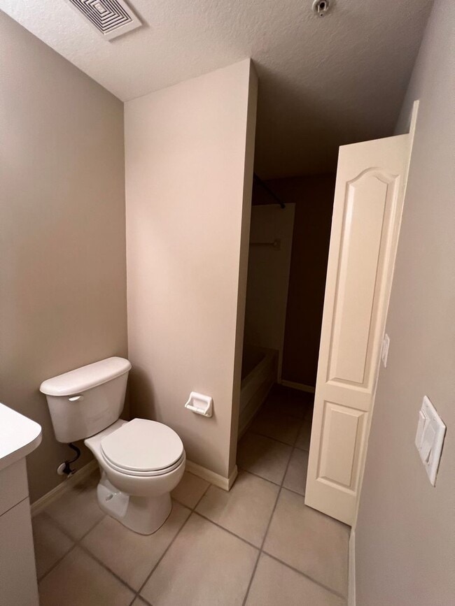 Building Photo - Osprey Cove 2/2-