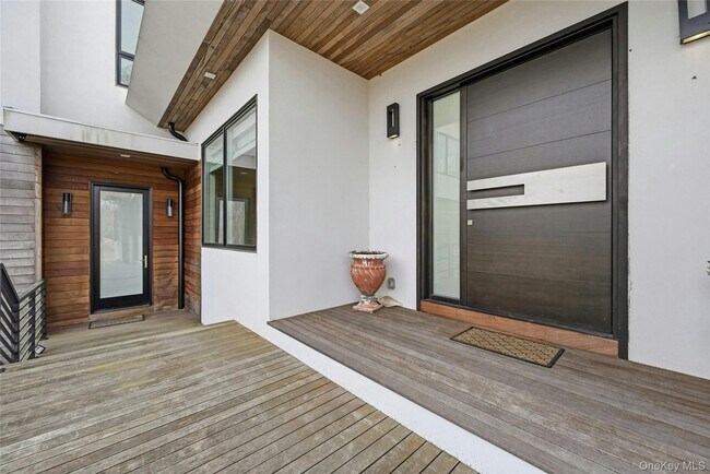 Building Photo - 43 Smugglers Path