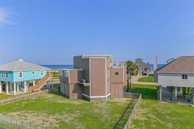 Building Photo - 17615 Termini-San Luis Pass Rd