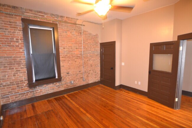 Building Photo - 214 S Campbell Ave