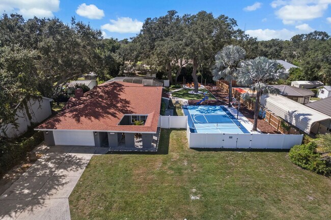 Building Photo - 11950 117th St N